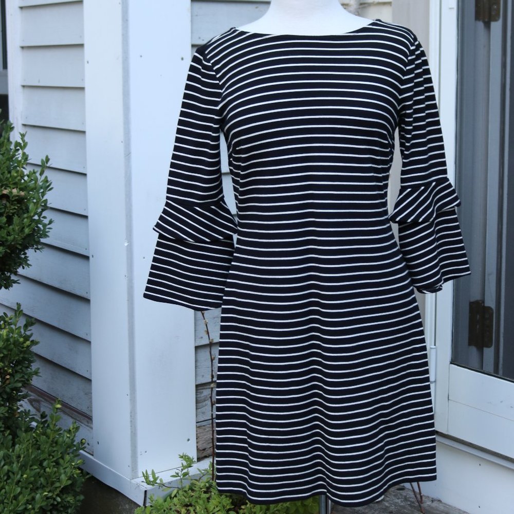 Ann Taylor Black & White Striped Knit Bell Sleeve Dress Sz 6